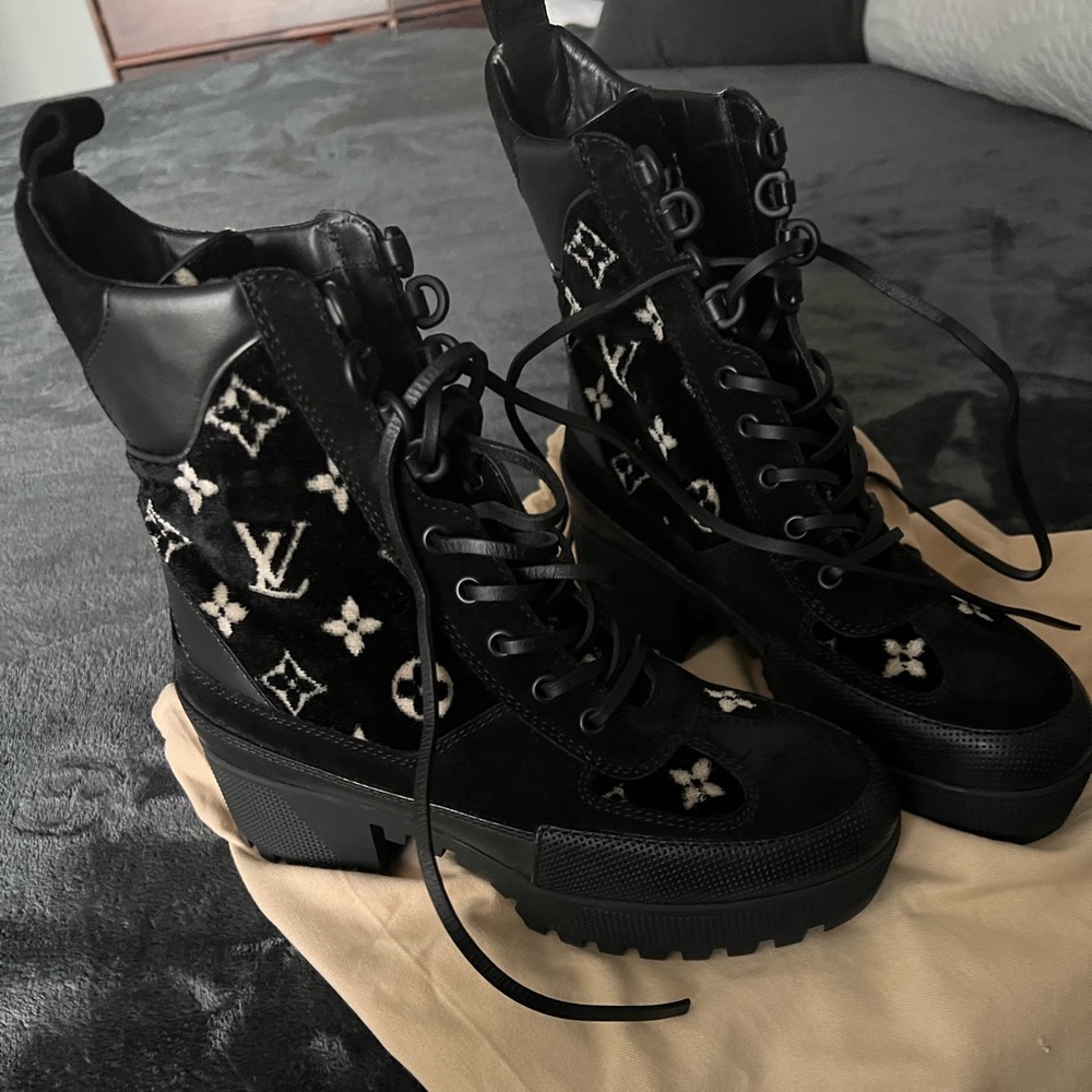 LOUIS VUITTON LAUREATE PLATFORM DESERT BOOT